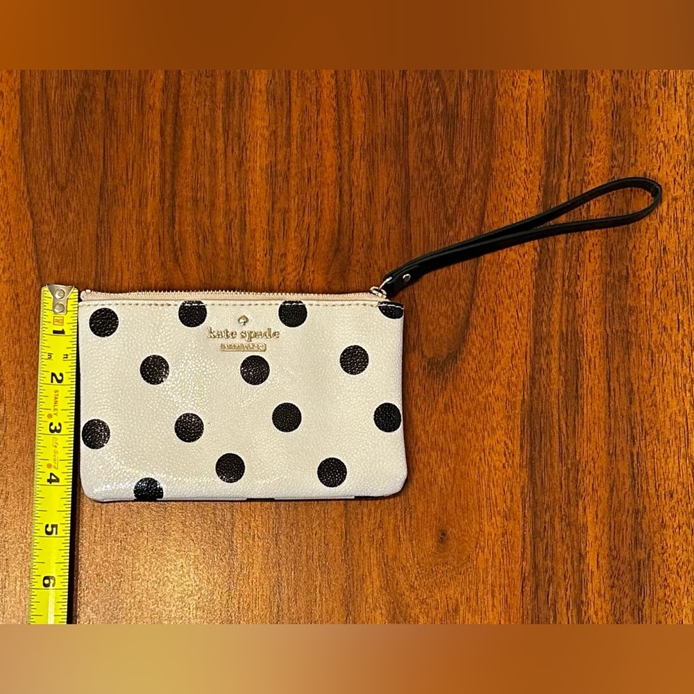 Kate Spade Cedar Street Wristlet